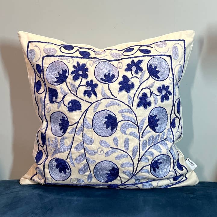 Cuscino Suzani Karaman | Copricuscino Suzani Karaman per la vendita all'ingrosso da parte di Mila∞Miro by Emelie