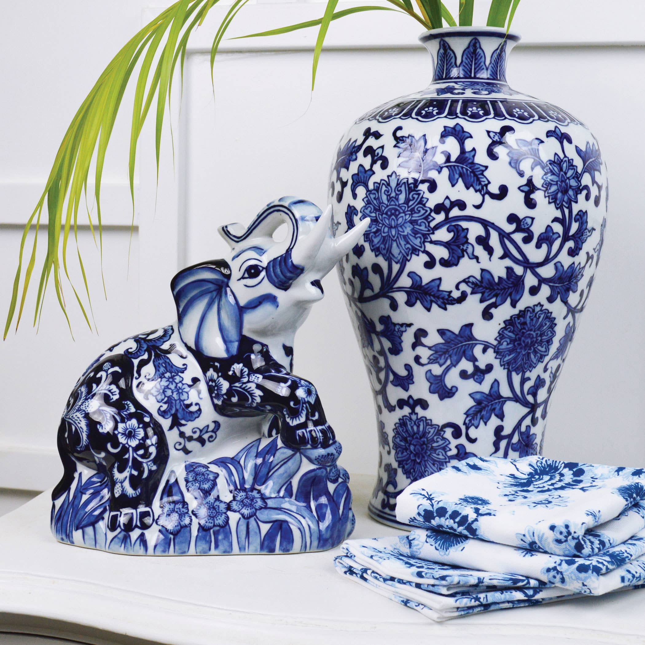 8 Oak Lane - Wholesale Decorative Figurine - Porcelain Chinoiserie Decorative Elephant1