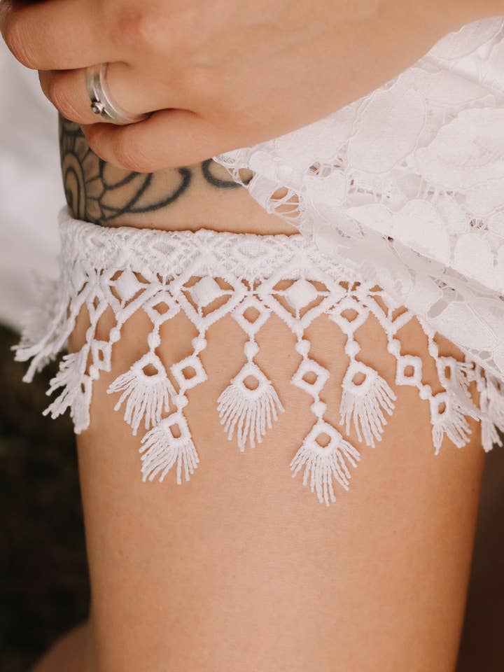 Meadow Garter for wholesale by Hayze Designs Ltd