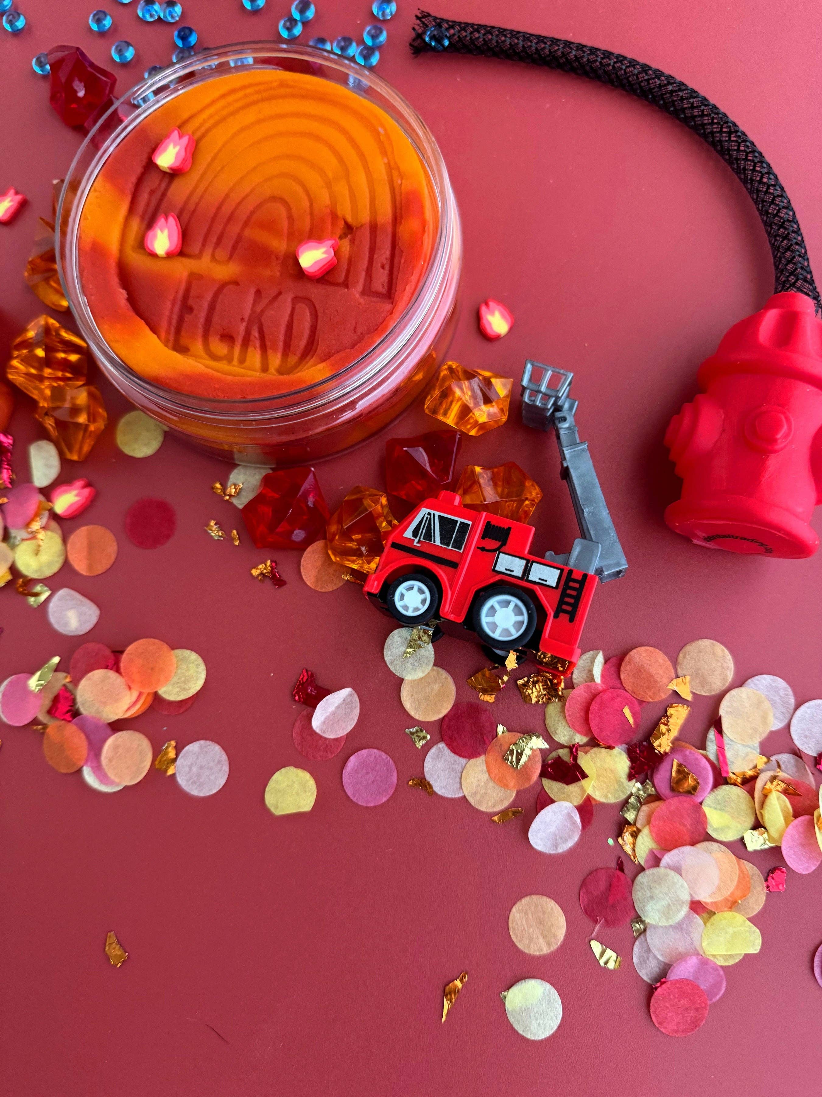 Earth Grown KidDoughs (KidDoughs by EGKD) - Vente Pâte ingénieuse/slime – enfant - Kit de jeu KidDough Caserne de pompiers3