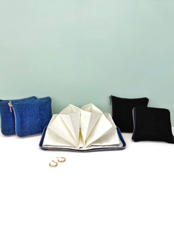 Écrin à bijoux en denim pour la vente par Bridge&Tunnel GmbH