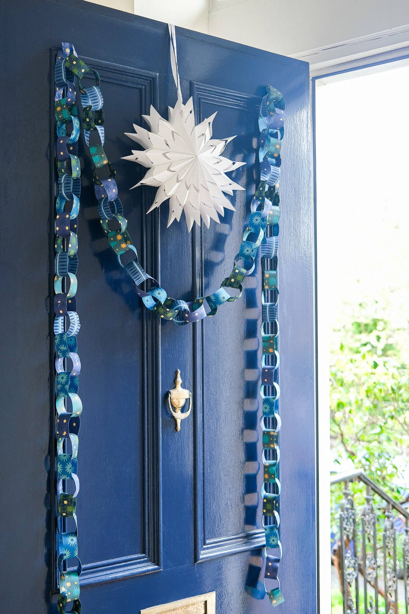 East End Press - Wholesale DIY Craft Kit - UK/EU: Blue and Yellow Paper Chain Kit7