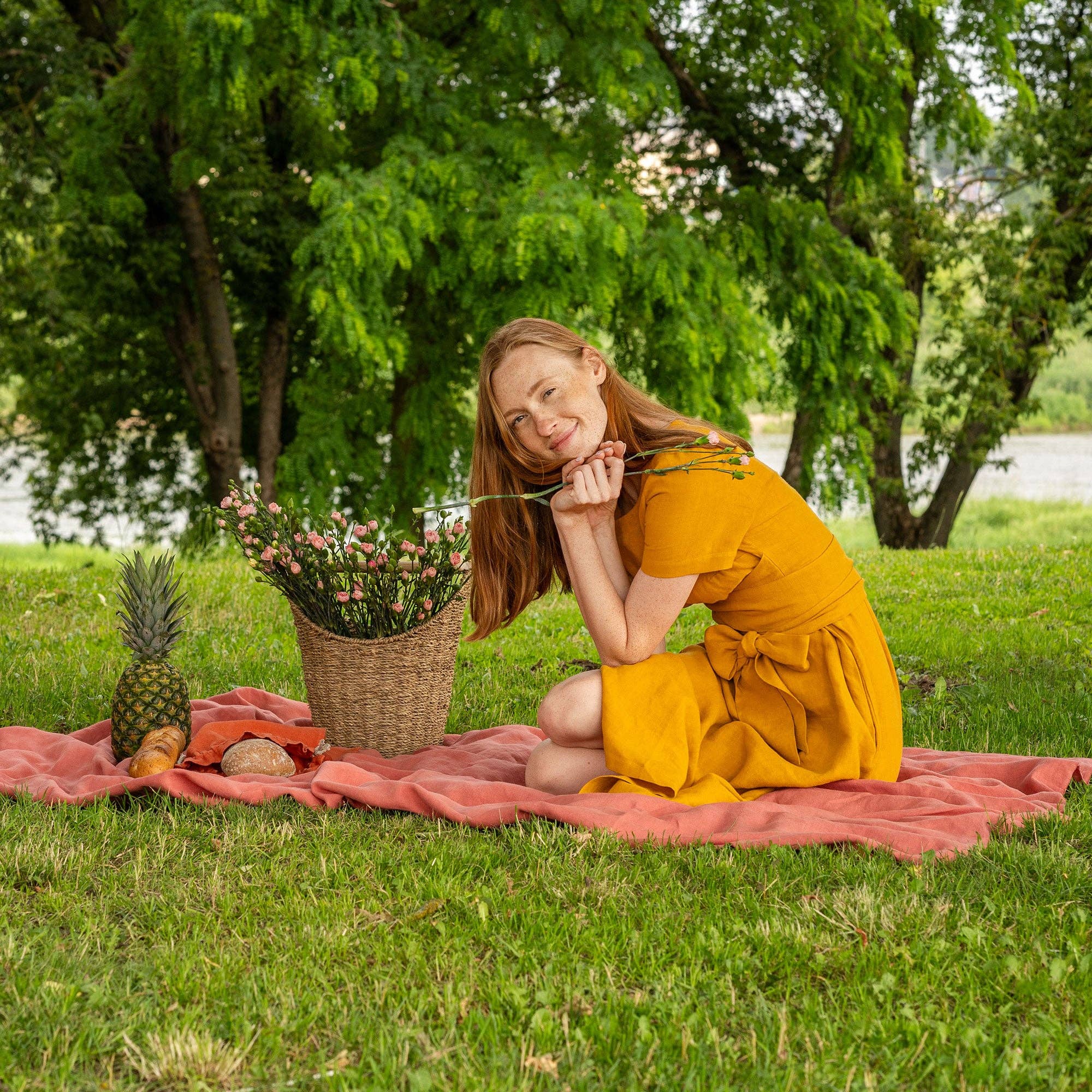 menique - Vente Robe – femme - Robe portefeuille en lin Milly - Manches courtes avec ceinture noeud pour l'été1