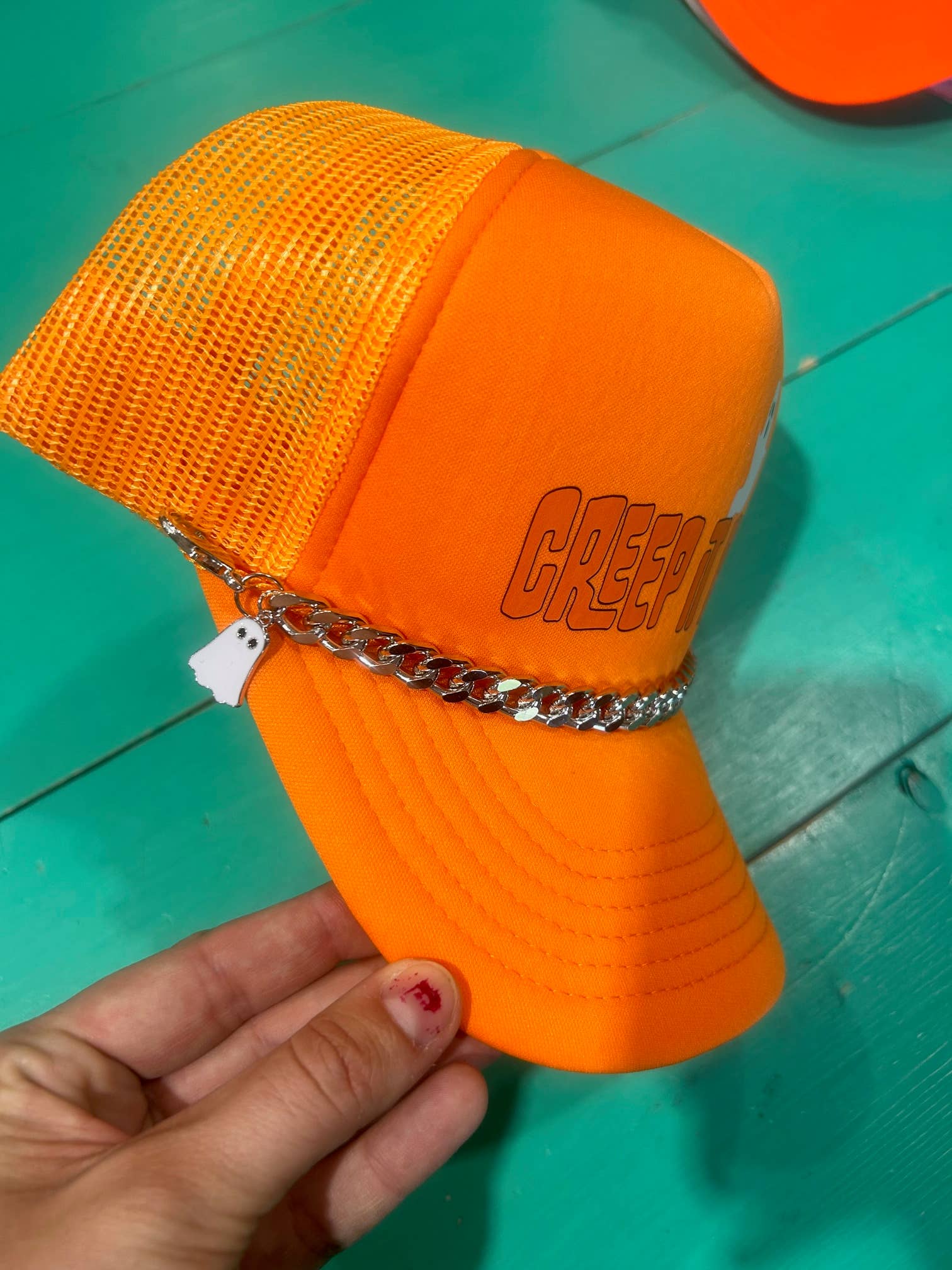 Vibes Hat Company - Venta al por mayor Accesorio para sombrero - Mujer - Cadena para sombreros Spooky Ghost Trucker | Sombrerero | Gorras de Halloween1