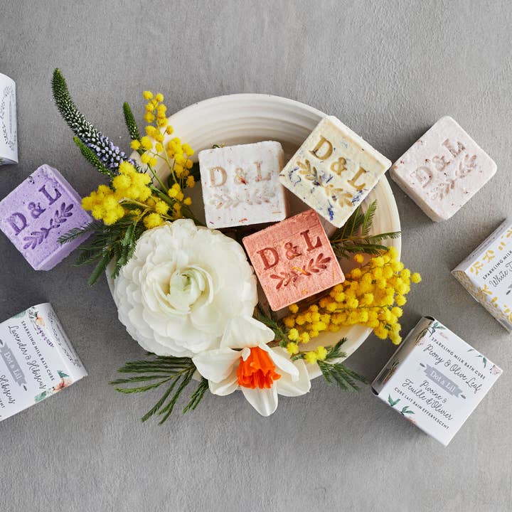 Dot & Lil - Wholesale Bath Bomb/Fizz - Lavender & Hibiscus Sparkling Milk Bath Cube9