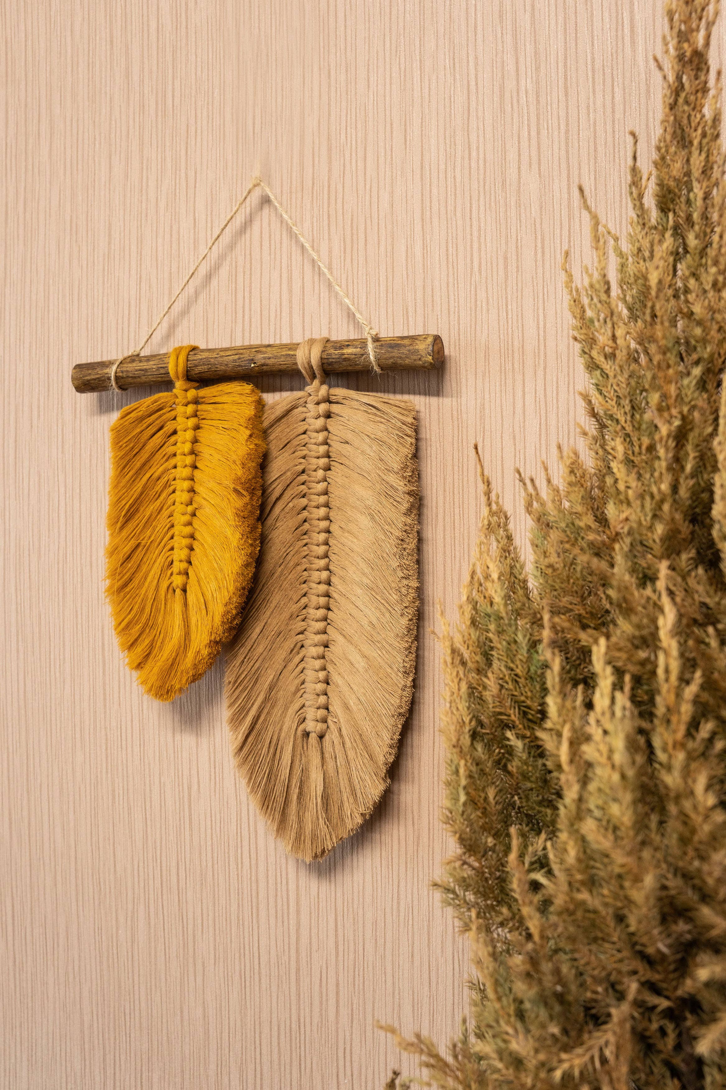 HeartCrafted - Wholesale Decorative Tassel/Wall Drop - Feather Macrame Wall Hanging L0417