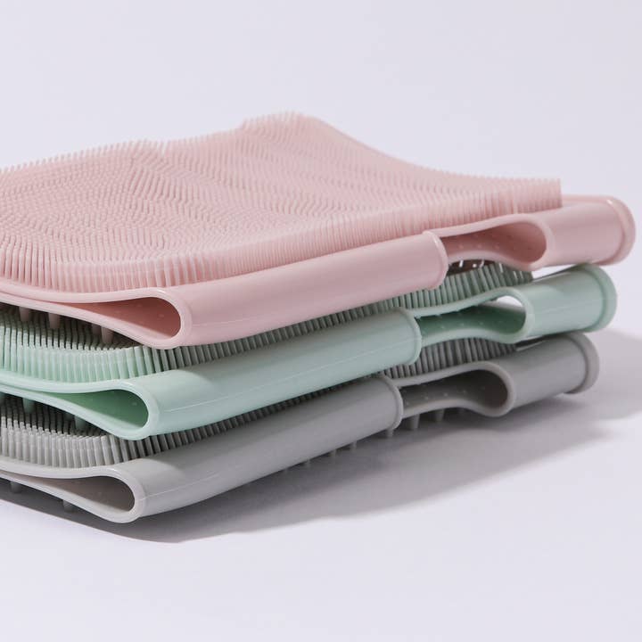 Innobaby on Faire - Wholesale Body Brush - Silicone Bath Brush for Body & Scalp / Exfoliating Bath Mitt