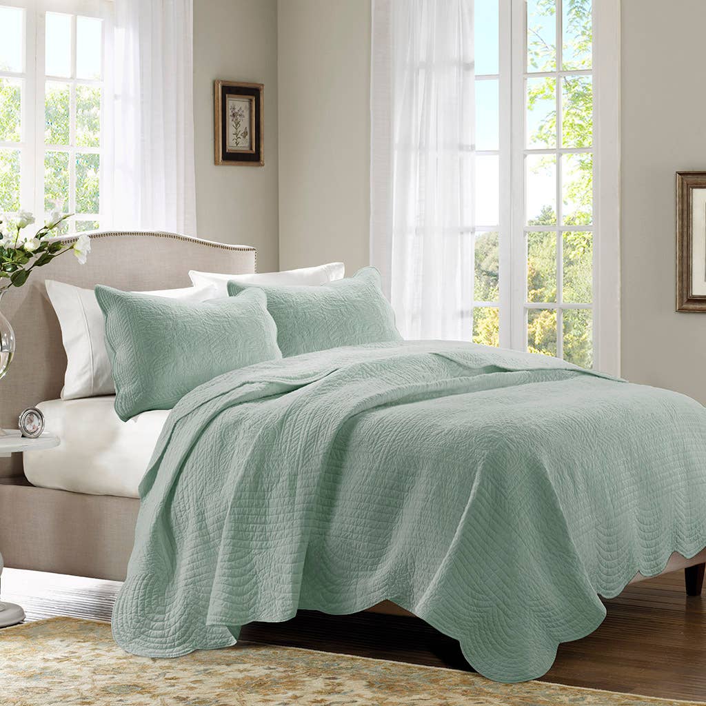 Olliix - Wholesale Bedding Set - Farmhouse Scalloped Edge 3-Piece Coverlet Quilt Set3