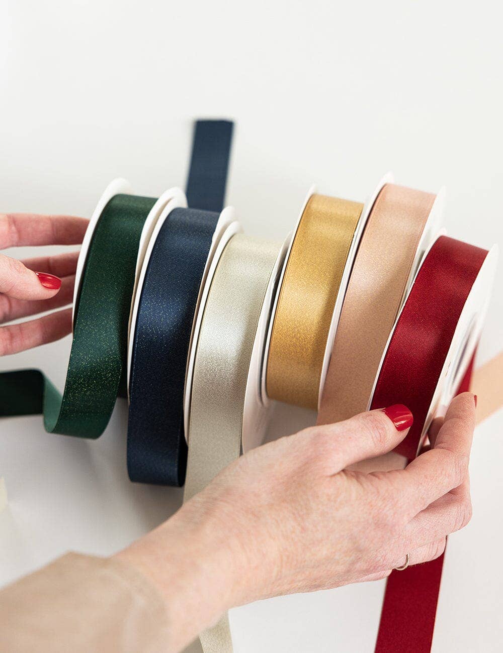 Bespoke Letterpress – Großhandel Band – Geschenke verpacken – Rotes Schimmer-Satinband 30 Meter3