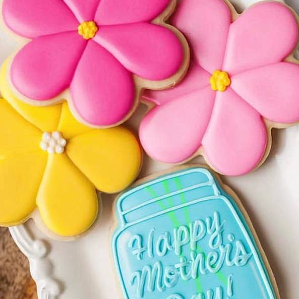 Frosted Cupcakery Bakery - Wholesale Biscuit - Mother’s Day Sugar Cookies - Flower gift box