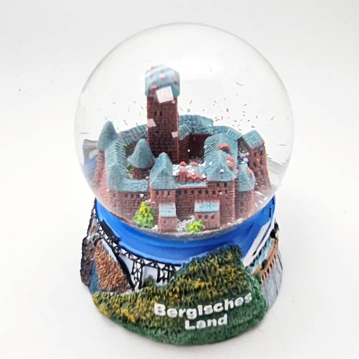 Schneekugelhaus - Wholesale Snow Globe - Souvenir snow globe Bergisches Land with Schloss Burg5
