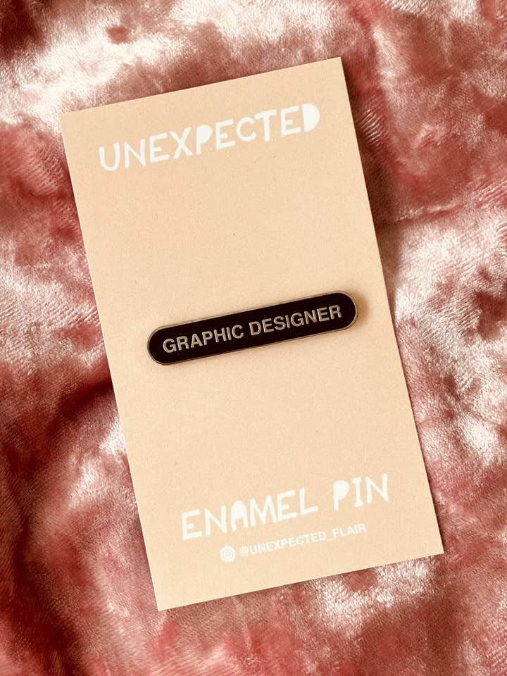 Spilla smaltata per graphic designer per la vendita all'ingrosso da parte di Unexpected Flair