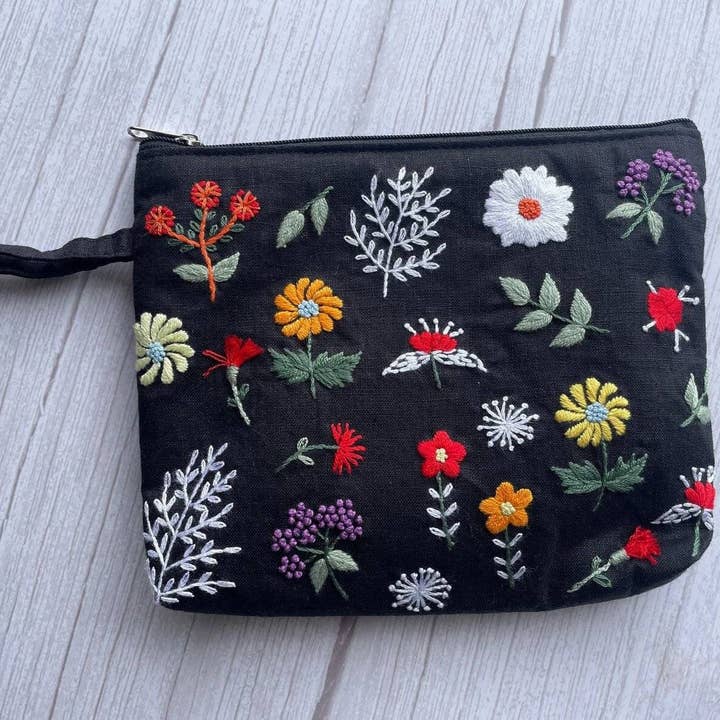 Quince Fables - Wholesale Makeup/Cosmetic Bag - Flower Embroidered Cosmetics Bag, Collection Madeline