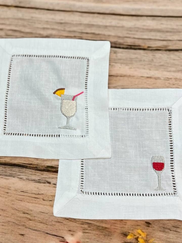 Tovaglioli da cocktail ricamati Pina Colada per la vendita all'ingrosso da parte di Amanda Rose Thread Co