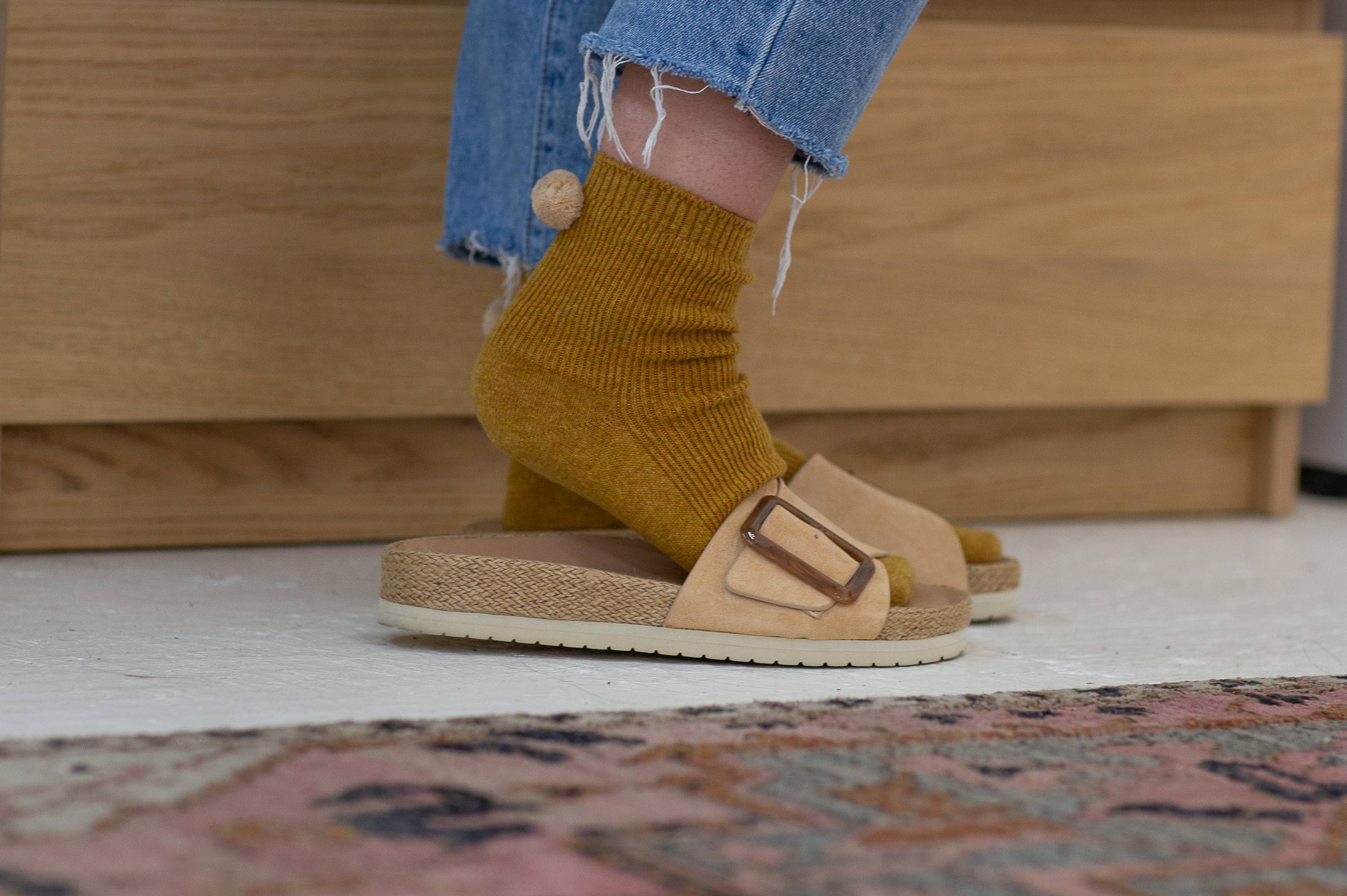 Unified - Wholesale Socks - Women's - Winter Pom Pom Socks14