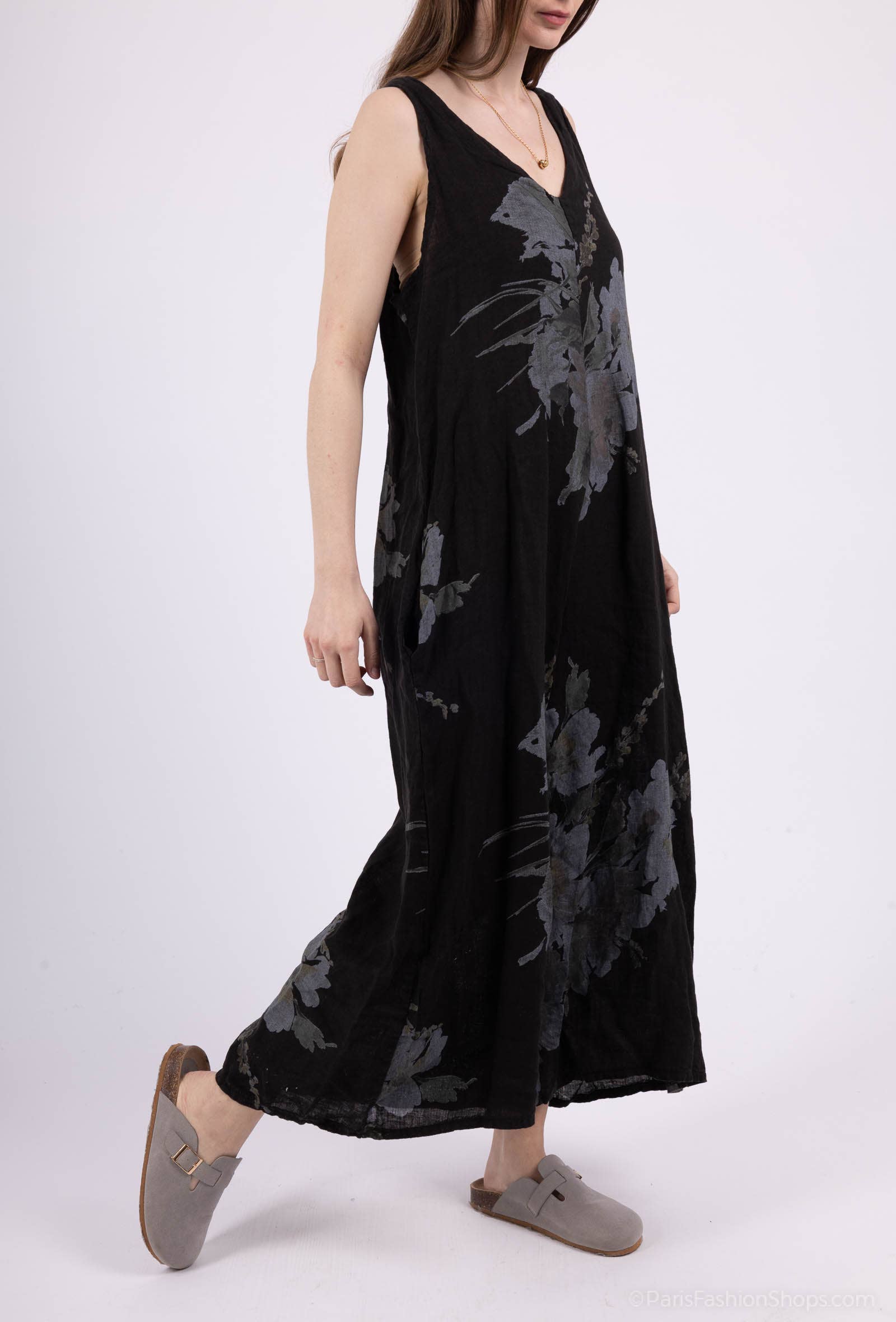 Shyloh - Wholesale Onesie - Women's - Flowy long dress with floral print and straps 205994