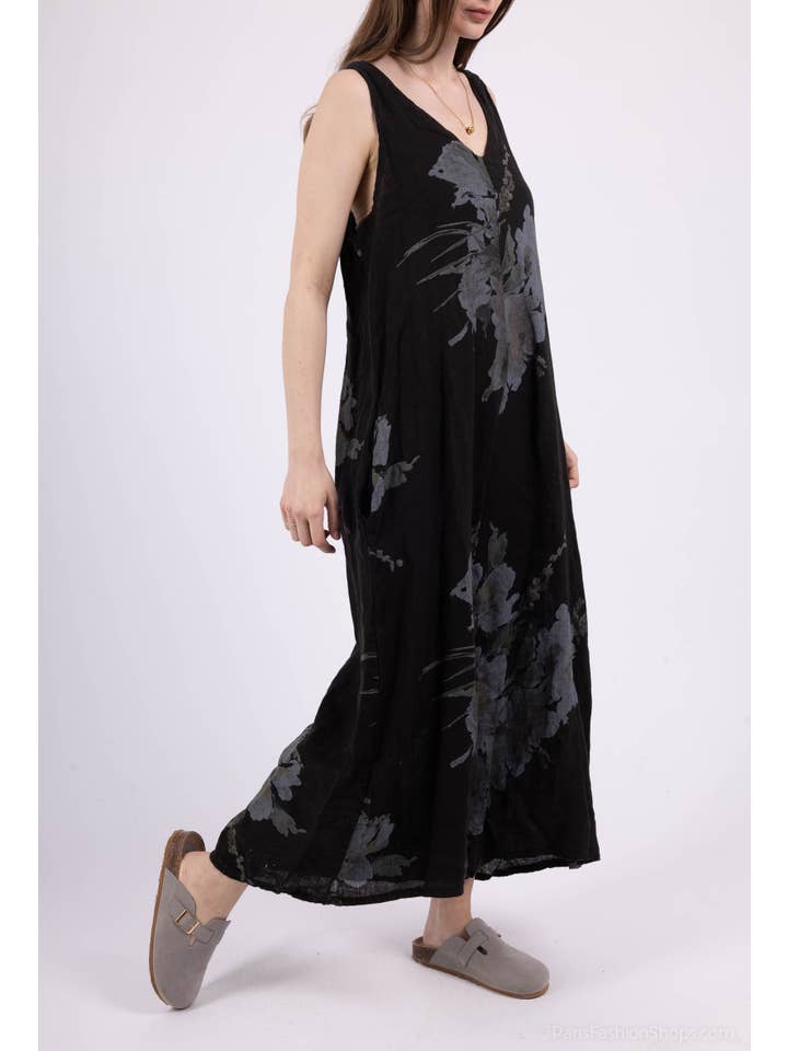 Shyloh - Wholesale Onesie - Women's - Flowy long dress with floral print and straps 205994