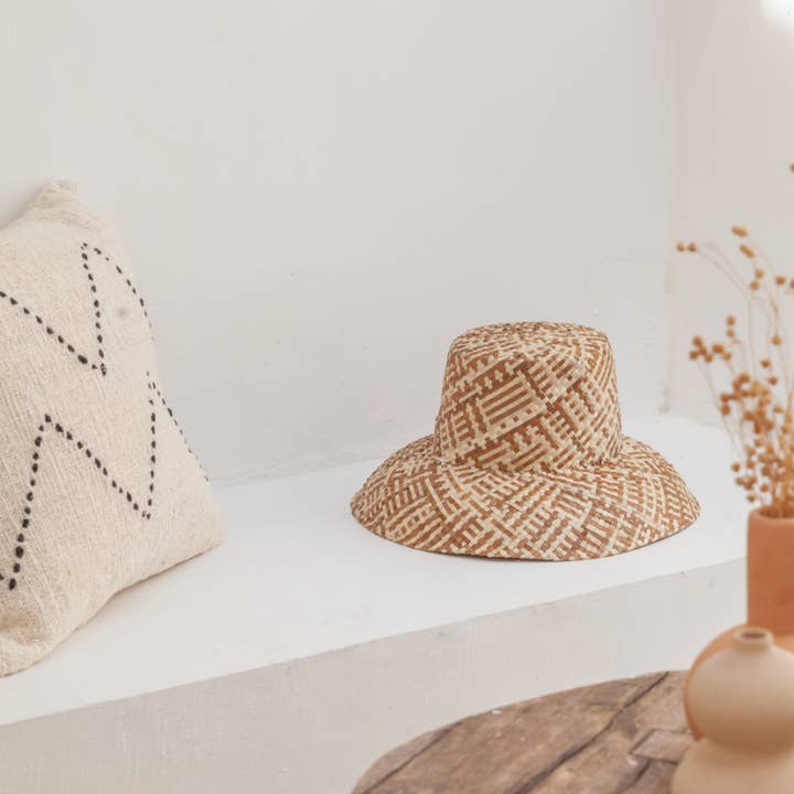 Village Thrive – wholesale Bucket hat – Women's – Woven Bucket Hat in Amber Ombre