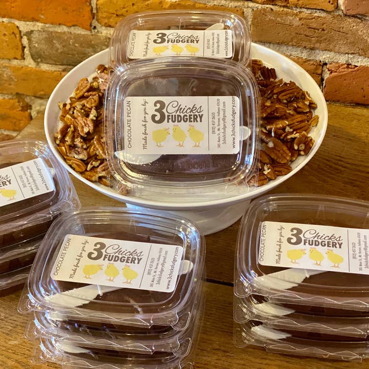 3 Chicks Fudgery - Vente Fudges - Fudge au chocolat et aux pacanes 1/2 livre