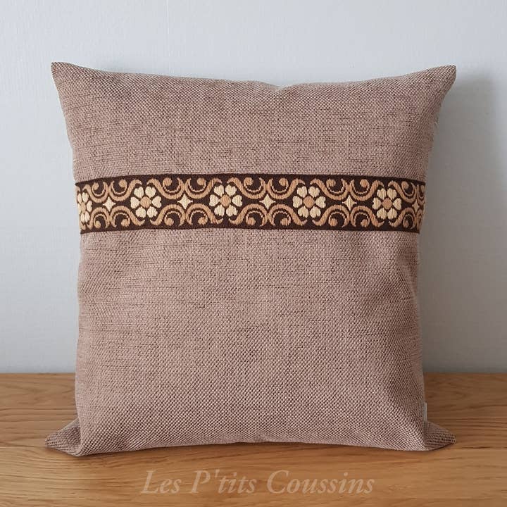 Seventies inspired light brown mottled decorative pillow for wholesale by Les P'tits Coussins