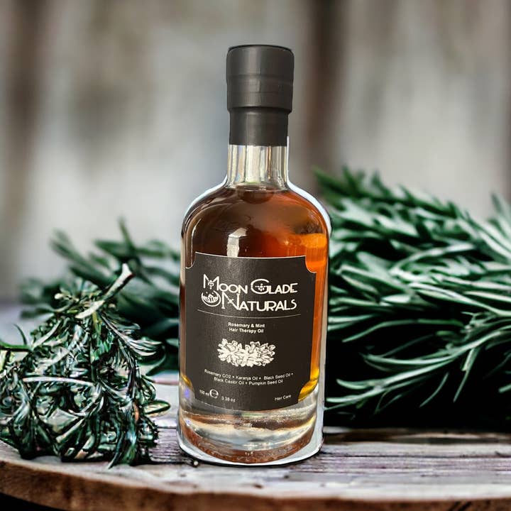 Huile Thérapeutique pour Cheveux Romarin Menthe pour la vente par MoonGlade Naturals