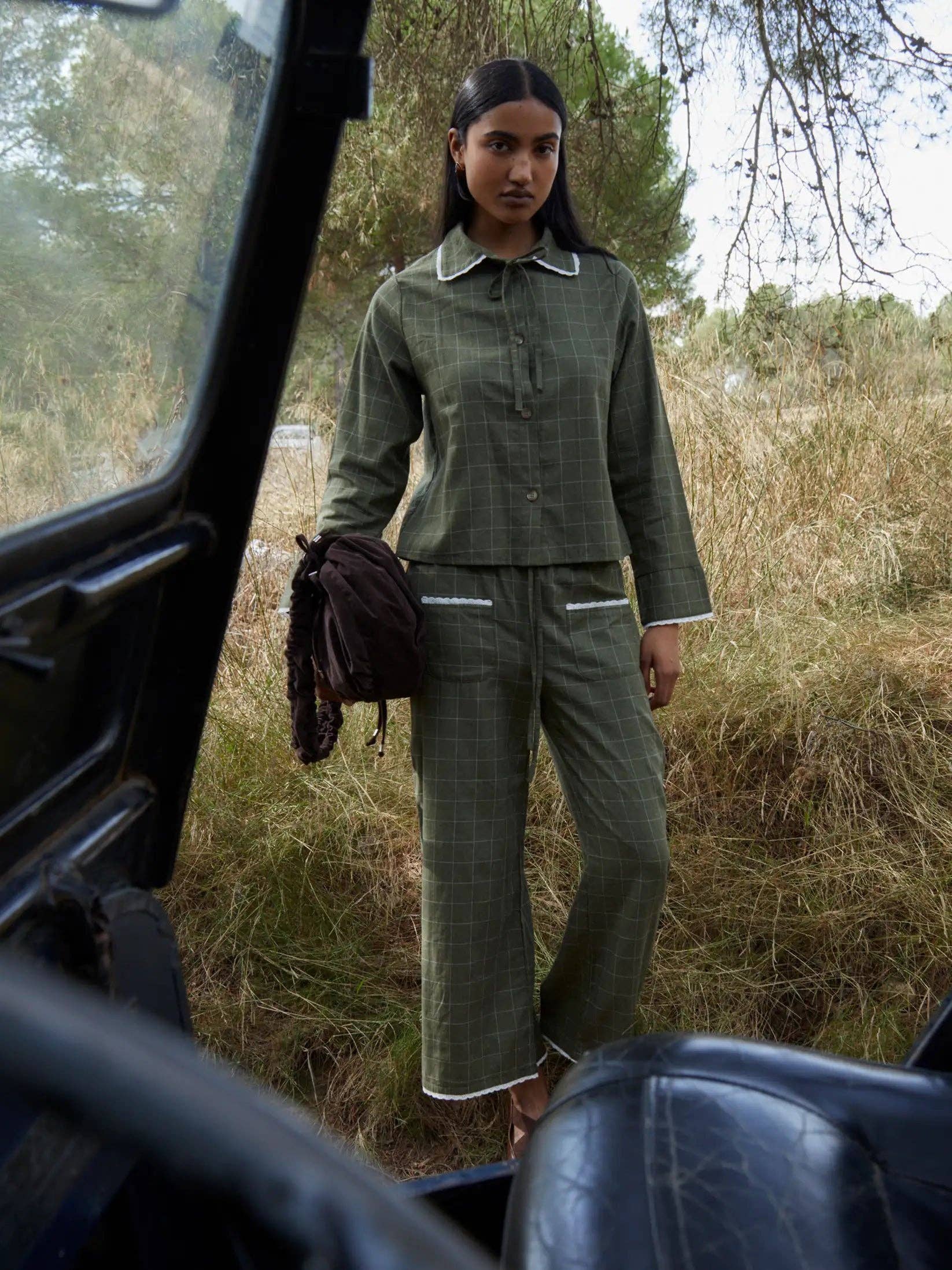 CARMEN SAYS - Wholesale Pants - Women's - Pantalones largos a cuadros verdes y blancos de Betty2