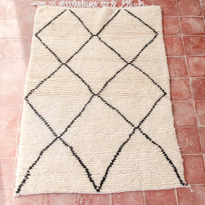 Maison Berber – wholesale Area rug – Handwoven Moroccan Berber Wool Rug – 145×110cm - #081