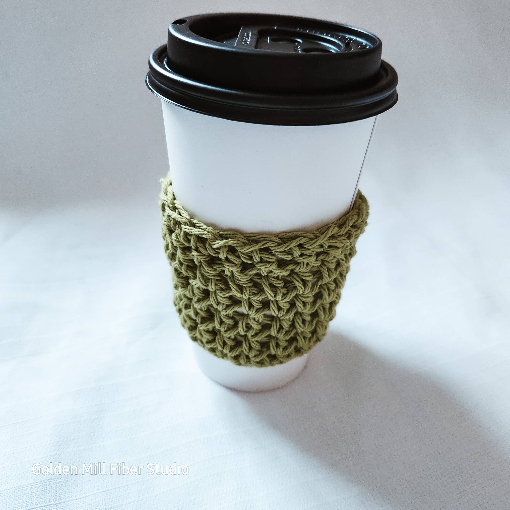 Petal and Pine - Vente Housses de boisson - Manchon réutilisable en coton crocheté pour café │ Vert1