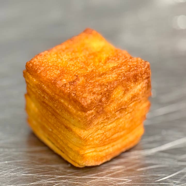 frenzye - Wholesale Cookie - Croissant Cube2