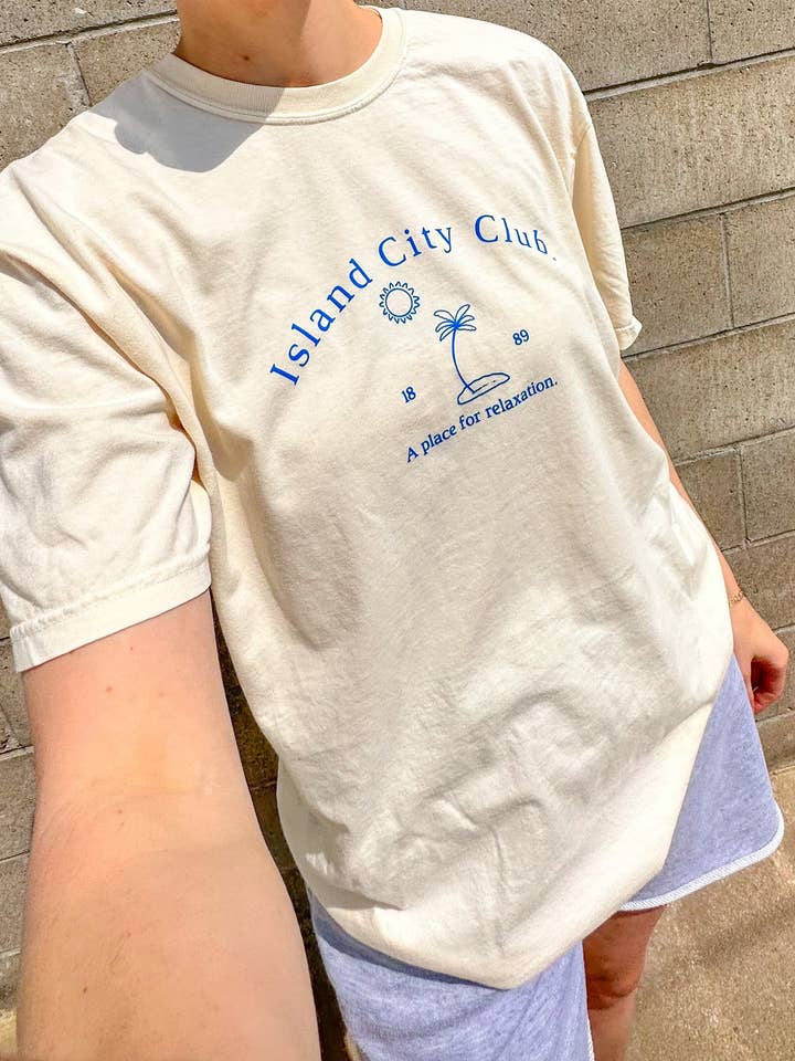 T-shirt Club de l'Île pour la vente par a Diamond in the North