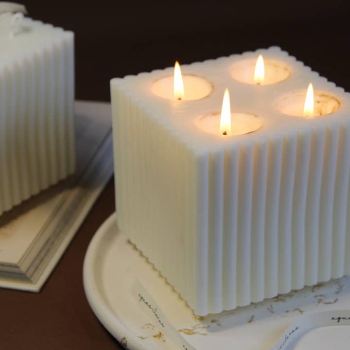 Bougie cubique énorme, bougie de sculpture, bougie Adonis pour la vente par Aguas Claras Organics