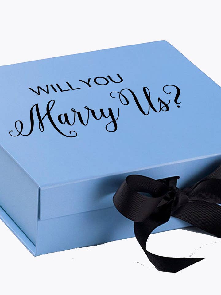 Vous allez nous épouser ? Boîte à propositions bleu clair avec nœud noir - sans bordure pour la vente par tshirt unlimited