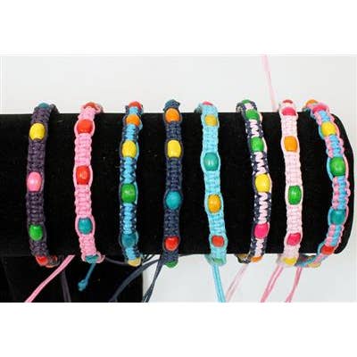 Verstellbares Armband mit buntem Kordel und Holzperlen für den Großhandel von Western Counties Wholesale