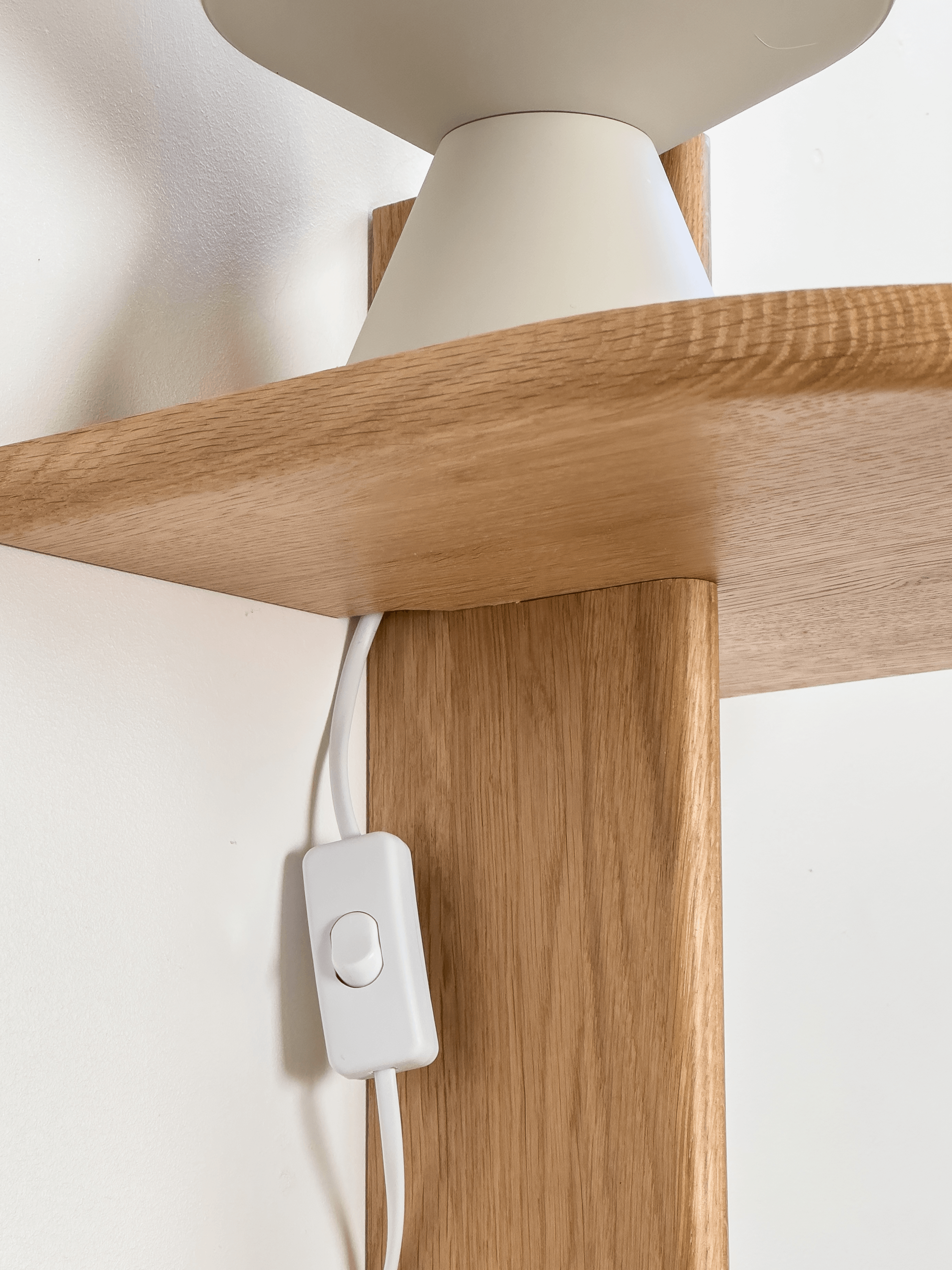 Reine Mère - Wholesale Side Table - Morphée - Solid oak bedside shelf3