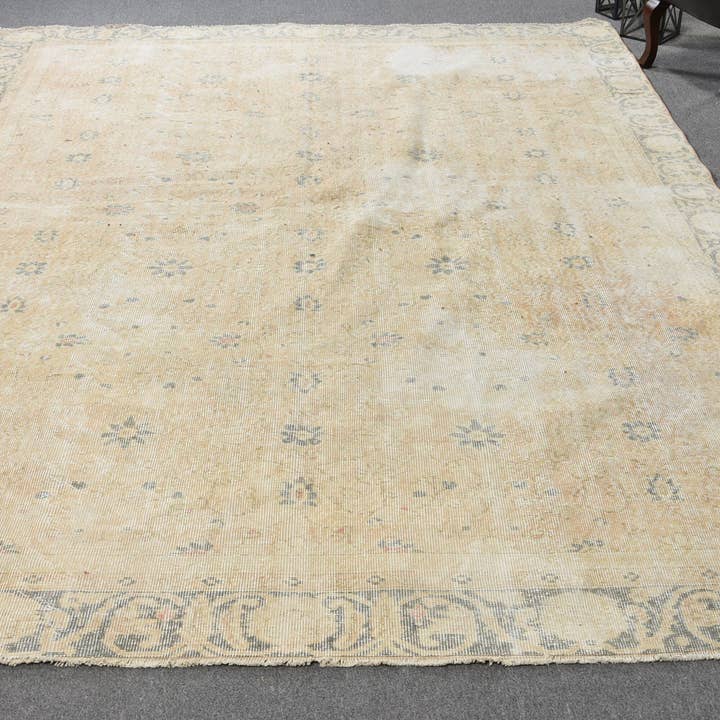 Handmade Beige Floral Rug, 8x11.1 Ft Traditional Style for wholesale by Vintage Rugs Loom