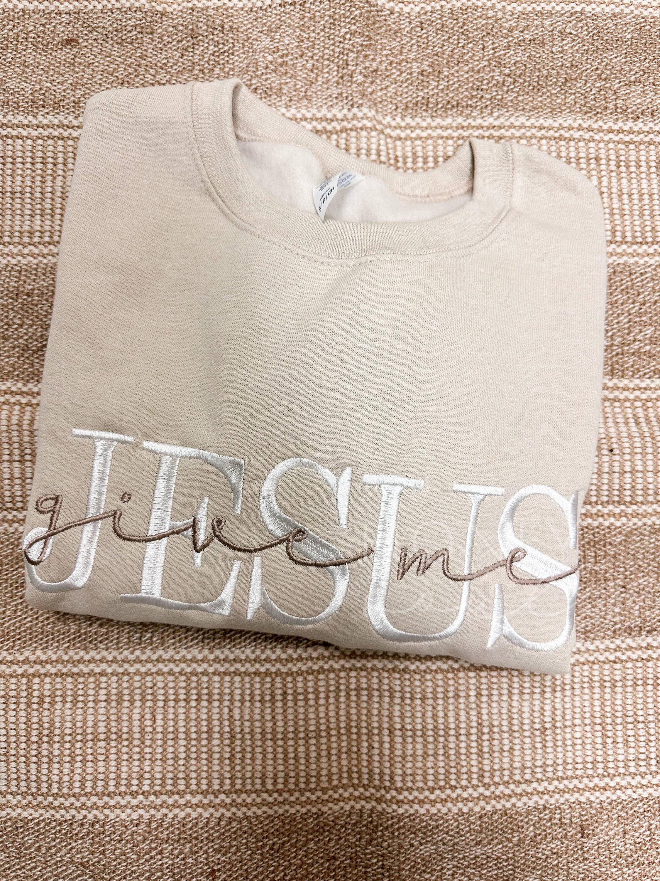 Honey Soul LLC – Großhandel Sweatshirt mit Grafikdruck – Unisex – Besticktes Give Me Jesus SAND Sweatshirt ORIGINAL7