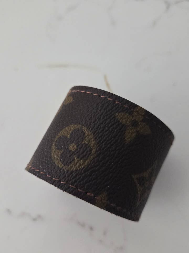 Punho Louis reciclado por atacado de Contagious Couture