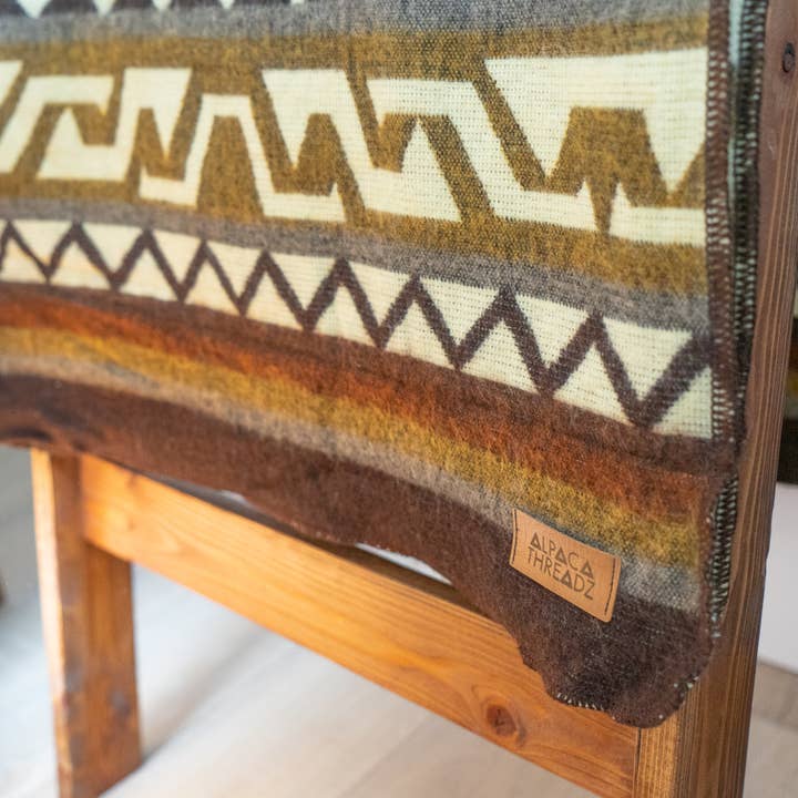 Alpaca Threadz - Wholesale Throw blanket - Andean Alpaca Wool Blanket - Mountain5