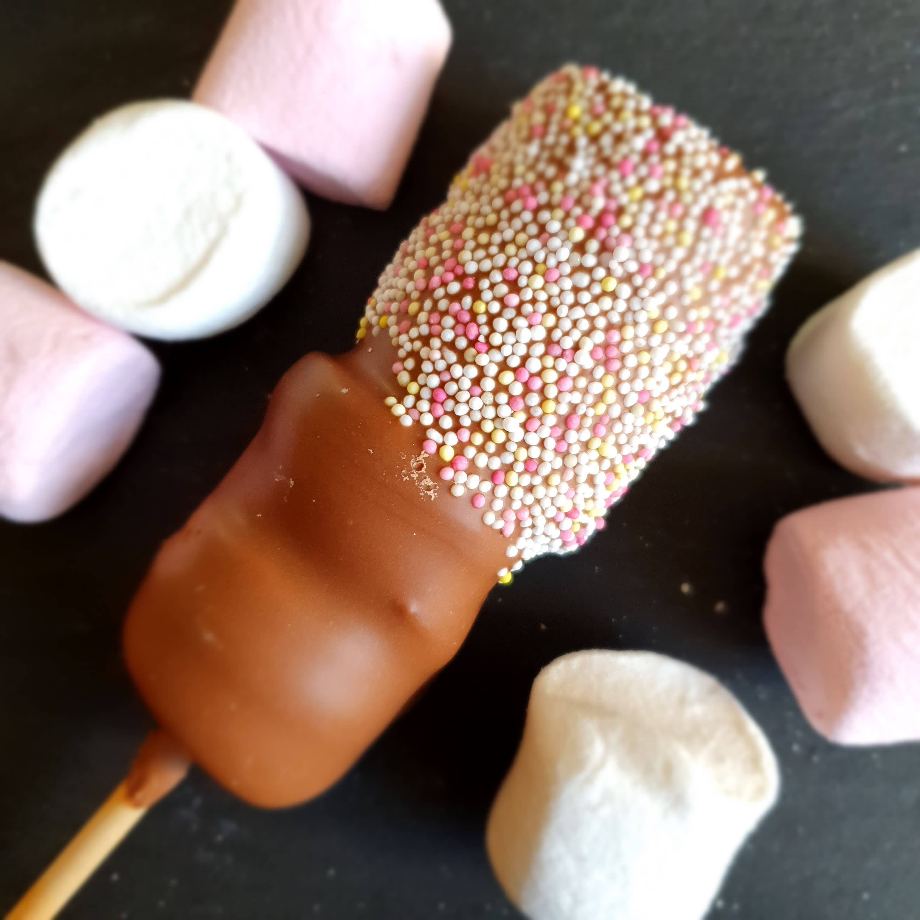 Cwtsh Chocolate - Wholesale Lollipop - Marshmallow Swizzler lollipop1