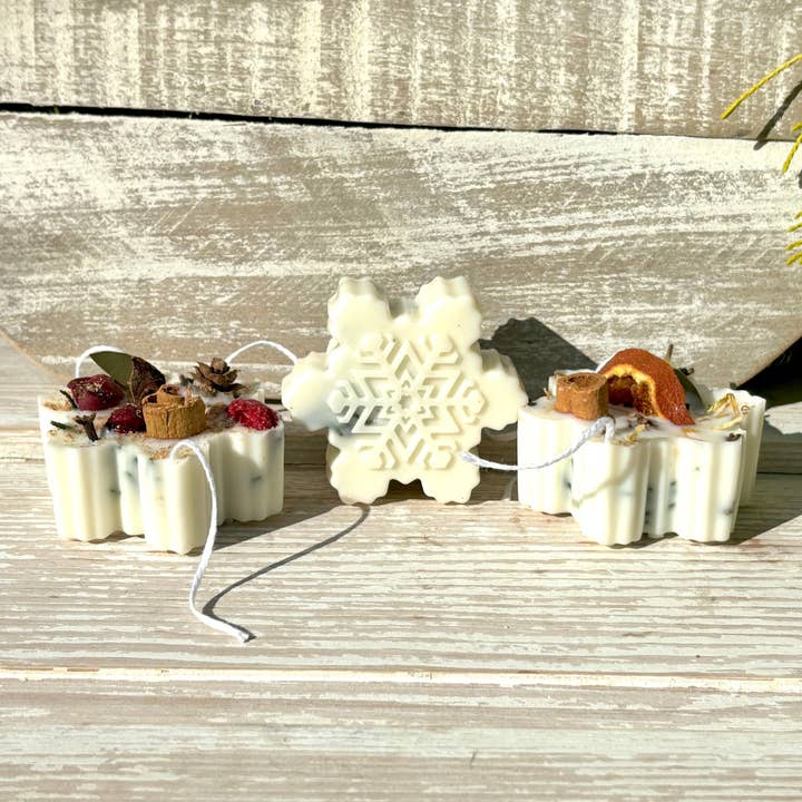 Mana Market Co. - Wholesale Lighter - Snowflake Fire Starter Scented Sachet & Wax Melt2