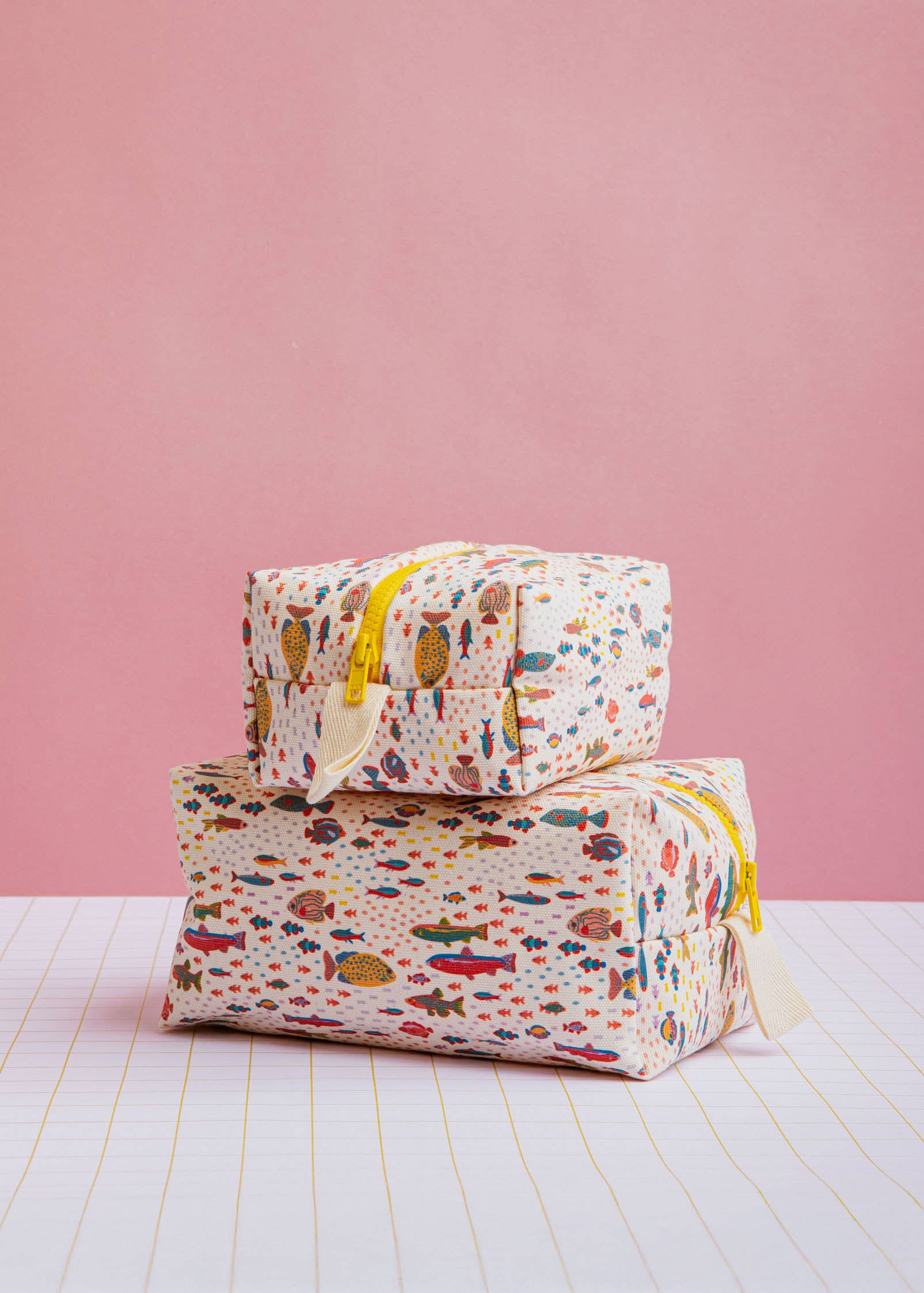 ECKE - Wholesale Makeup/Cosmetic Bag - Peces Beige Vanity & Beauty Case 1