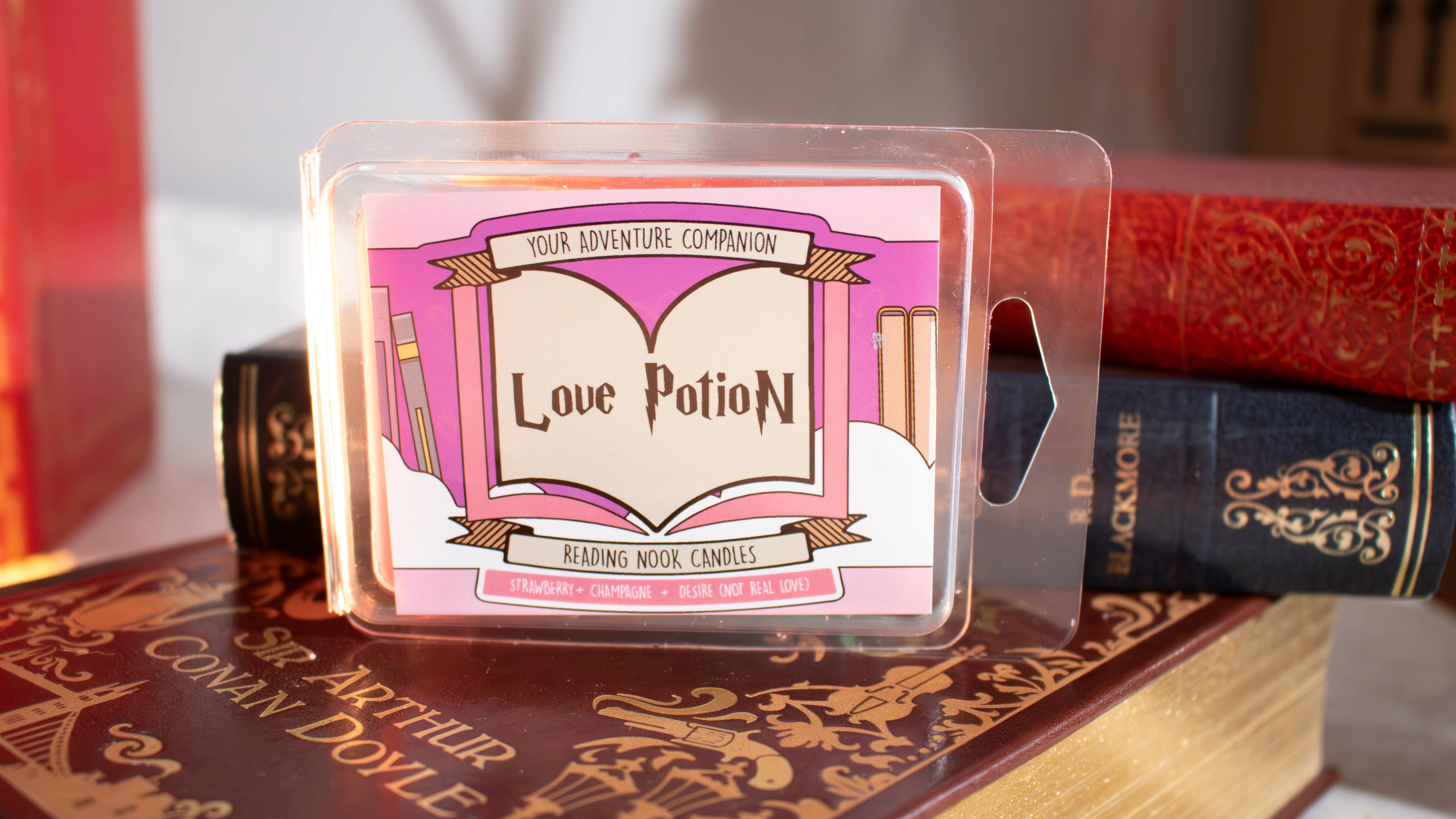 Scent.ily - Wholesale Jar/Filled Candle - Reading Nook: Love Potion: 6oz0