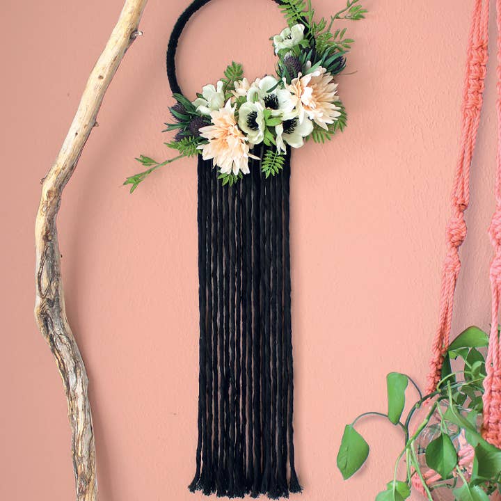 Hinkler - Wholesale DIY Craft Kit - OMC! Dreamcatcher Kit