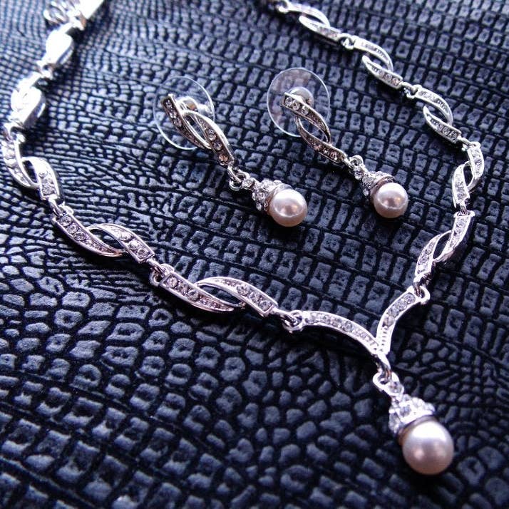 Dalfiya - Venta al por mayor Juegos de joyas - Conjunto clásico de collar y aretes colgantes para novia2