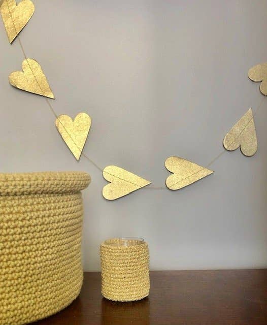 Luna-Leena  - handmade in Nepal - Wholesale Bunting/Garland - garland heart gold - L1.82cm - handmade ecopaper3