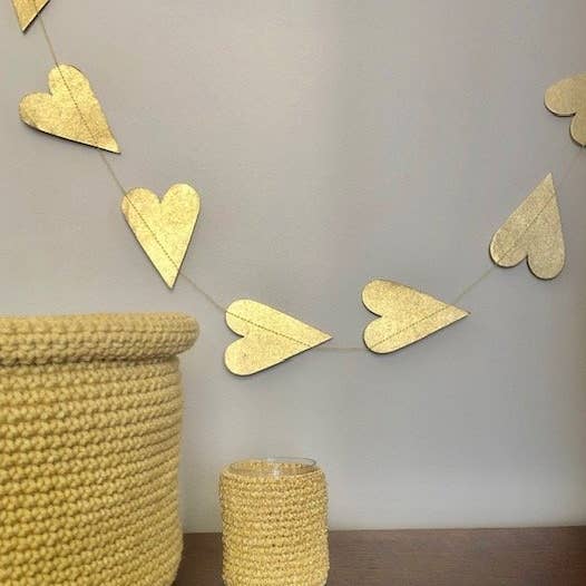 Luna-Leena - handmade in Nepal - Wholesale Bunting/Garland - garland heart gold - L1.82cm - handmade ecopaper3