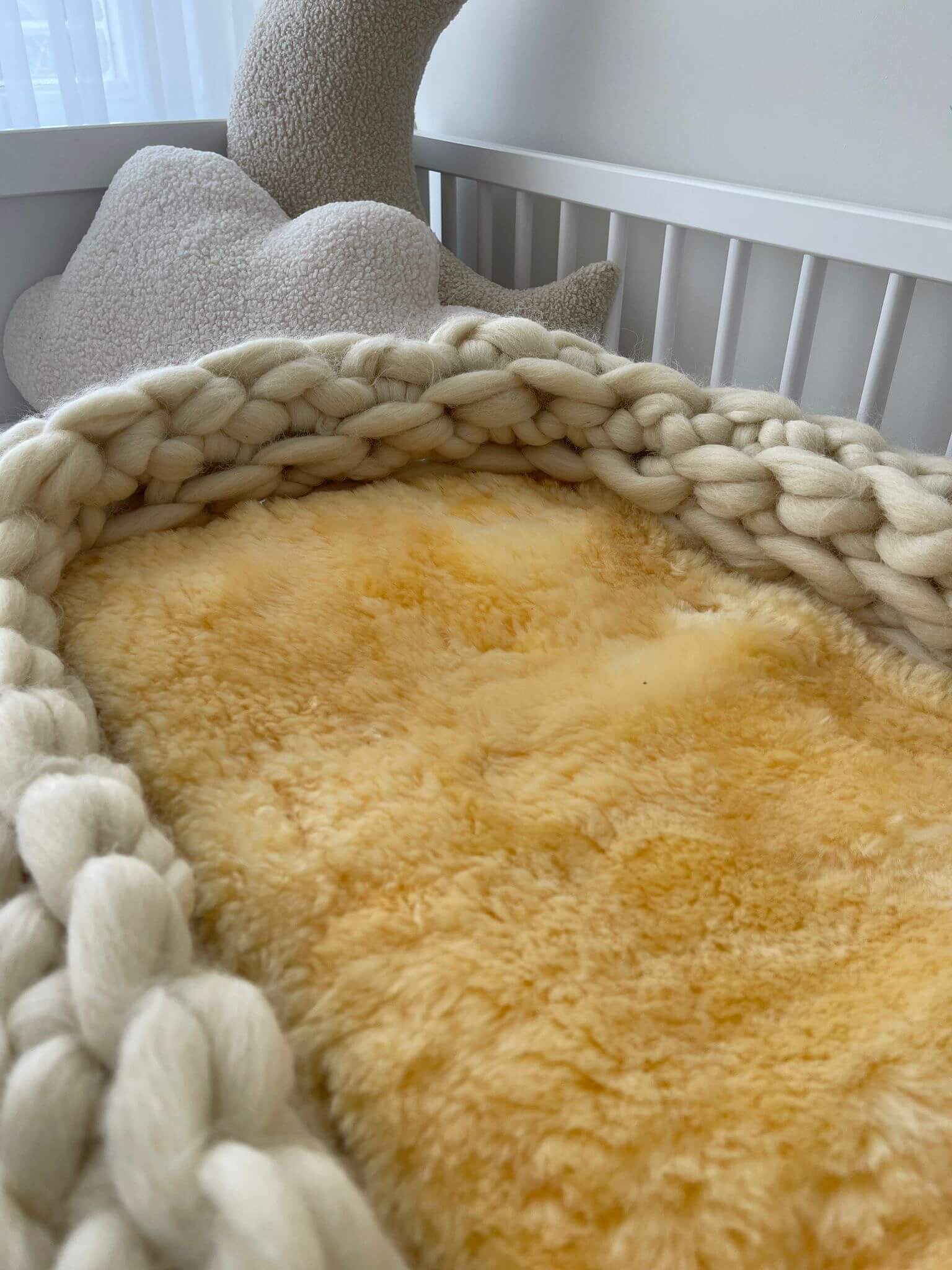 Schaapmaatje – wholesale Bedding blanket – Kids & Baby – Hand-knitted soft baby nest - 100% Pure Merino Wool Natural4