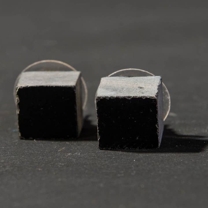 Orecchini a perno sexy in marmo nero per la vendita all'ingrosso da parte di JAG/ged Edge Jewelry