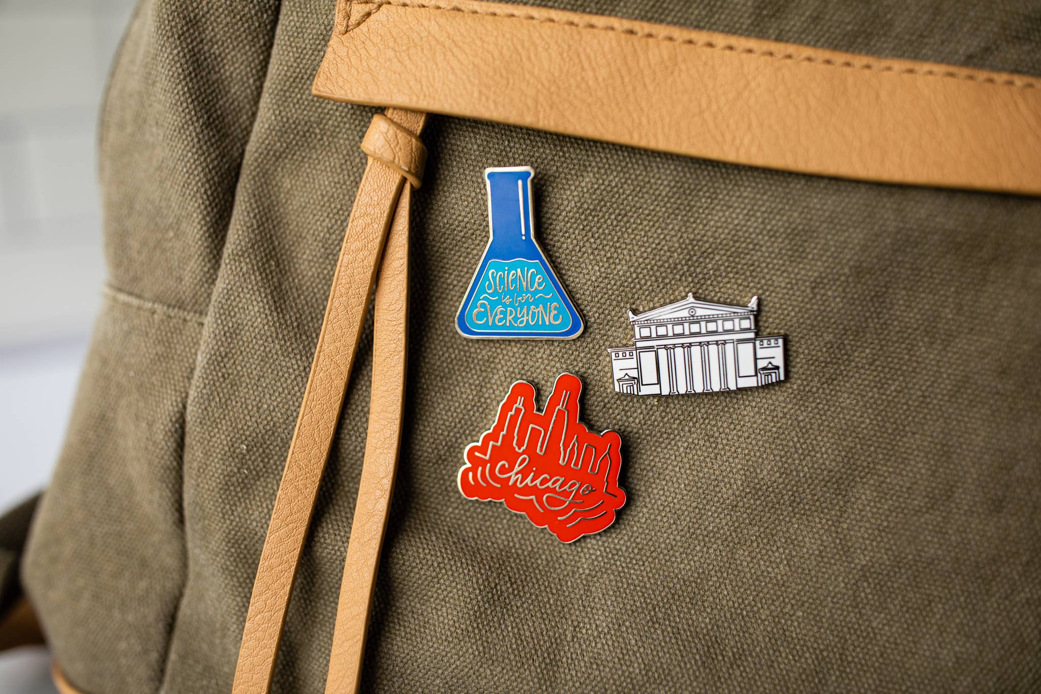 Lettering Works - Wholesale Lapel Pin/Button - Chicago Skyline Enamel Pin4