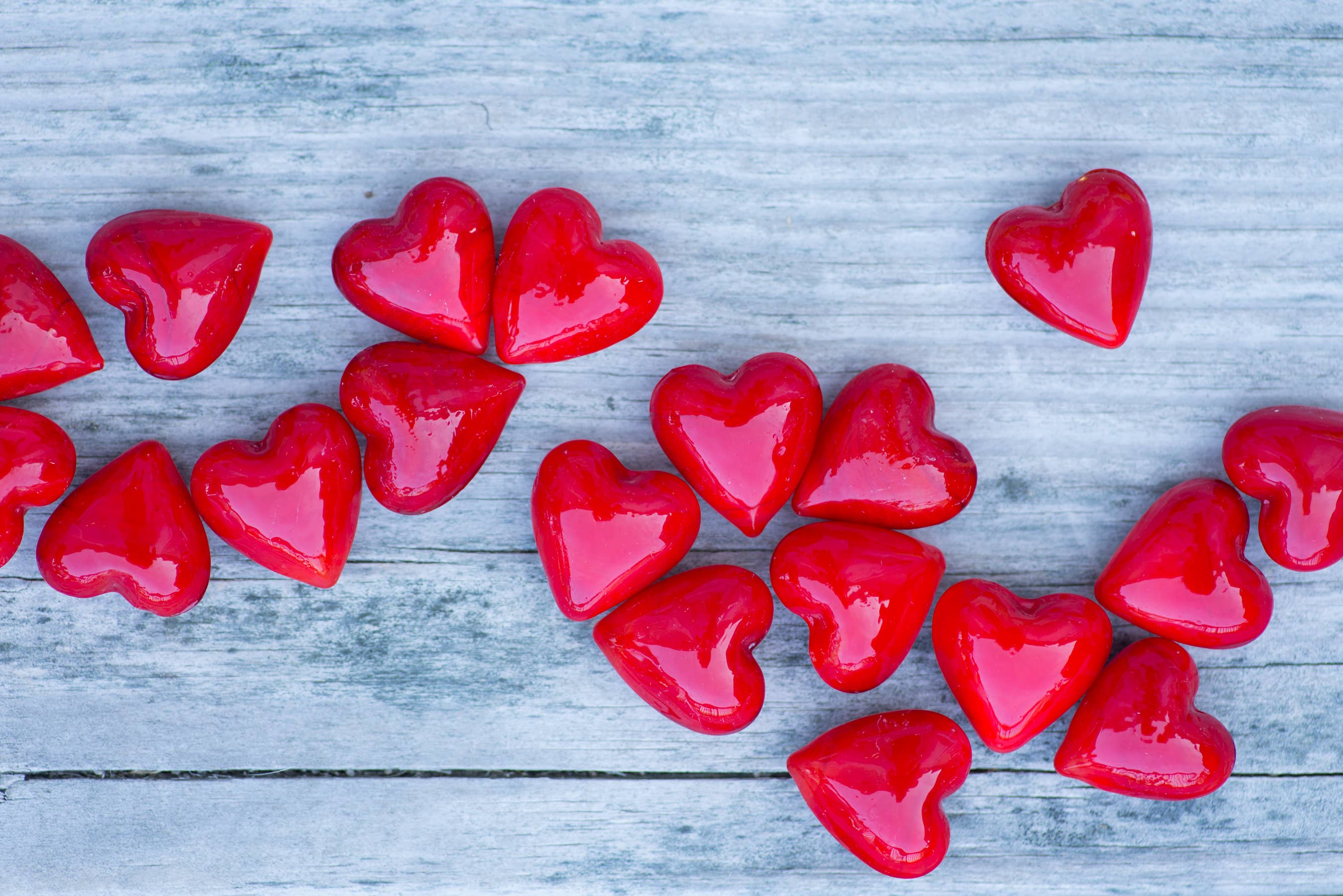 SHOPGIVECOURAGE - Vendita all'ingrosso Decorazioni da tavolo - Cuori tascabili in vetro - Prezzo all'ingrosso - 100 cuori - 3 combinazioni di colori0